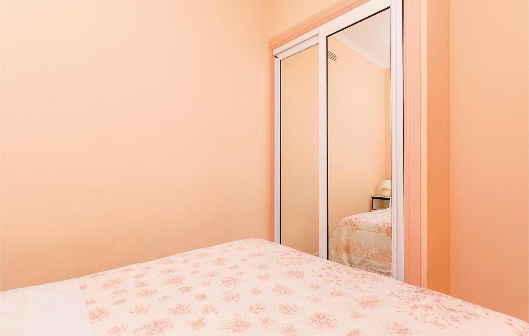 3 Bedroom Beautiful Apartment In Orašac Kültér fotó